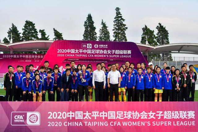 阿森纳仍是争夺英超冠军的最大热门，其他球队难以追赶